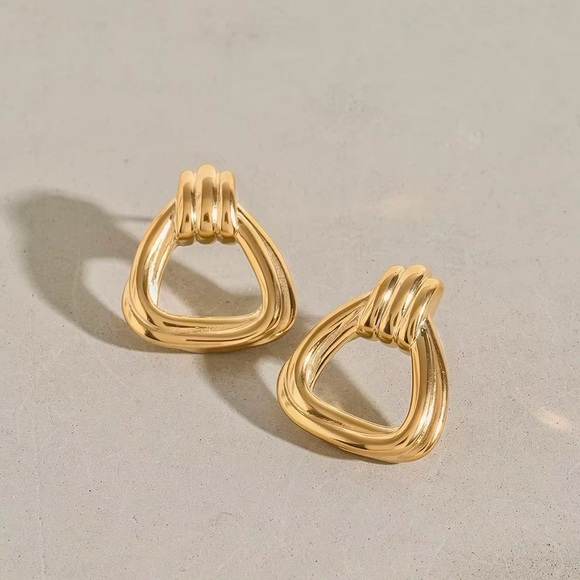 18K Gold Plated - Triangle Earrings - Picture 3 of 5